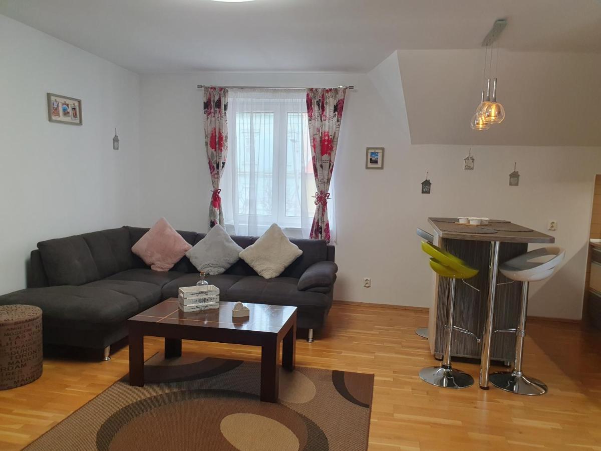 Smiley Apartment Sibiu Ngoại thất bức ảnh